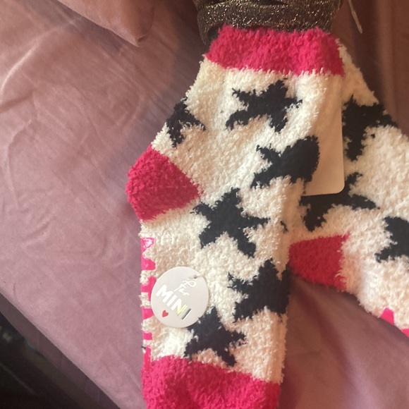 Mama and Mini matching socks and matching scrunchies - Picture 3 of 4